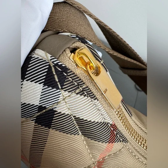 Burberry Horseshoe cross body bag - Picture 8 of 16